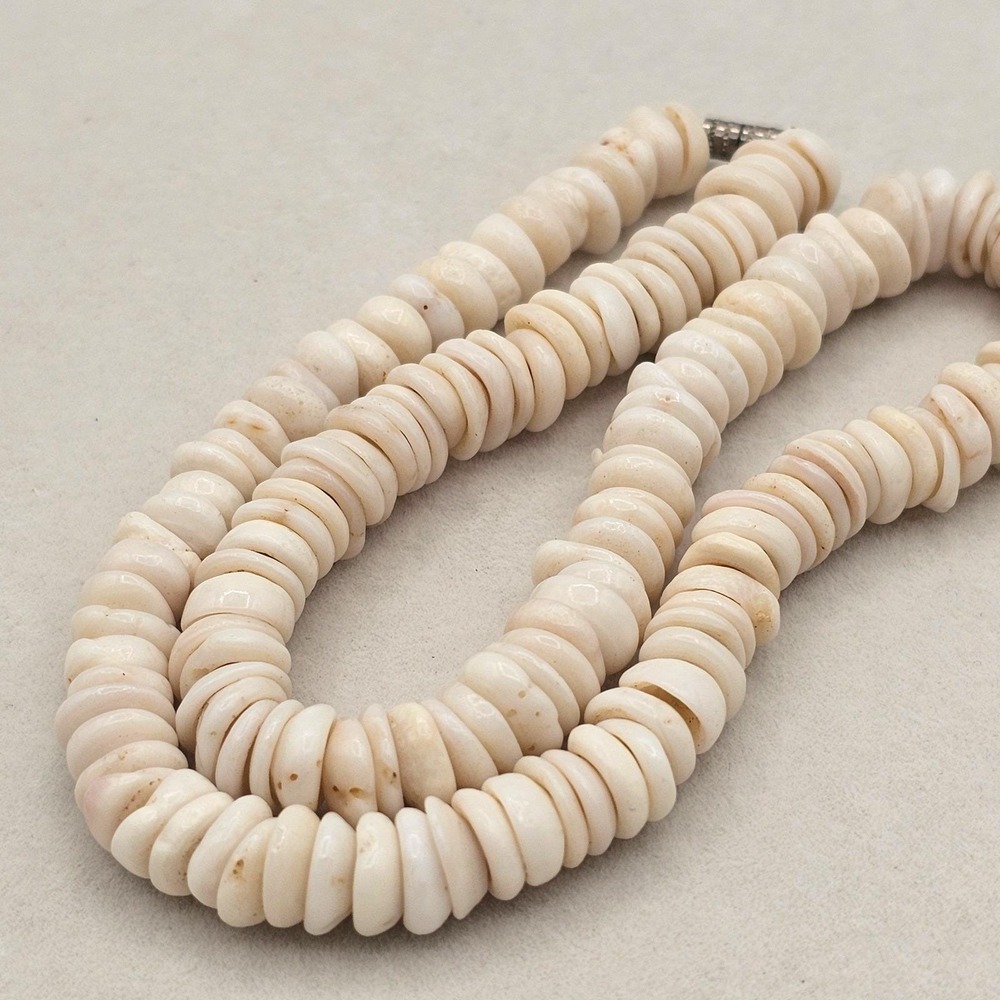 **Resrved** Vintage Puka Shell Necklace 17" Cream White Beach Surfer Boho - Picture 3 of 9